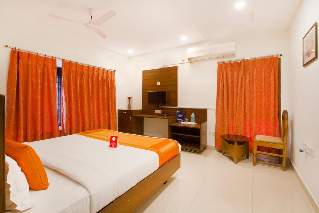 Vaccinated Staff - Oyo 11400 The Down Town Suites Hyderabad Luaran gambar