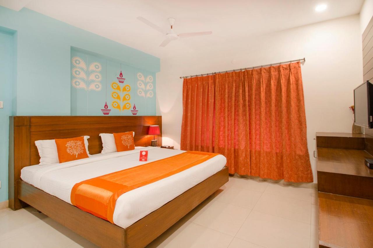 Vaccinated Staff - Oyo 11400 The Down Town Suites Hyderabad Luaran gambar